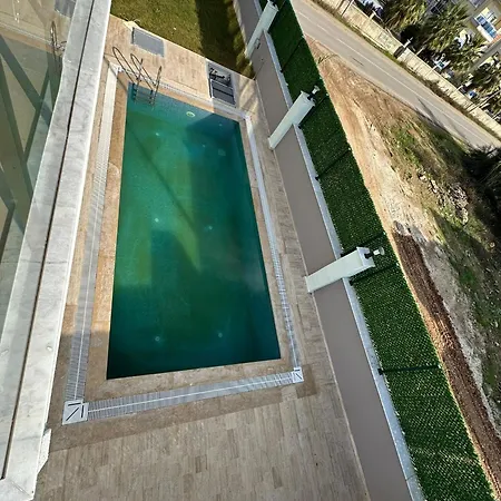 Assos Suits 1 וילה באלאק