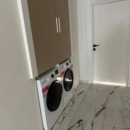 Assos Suits 1 באלאק