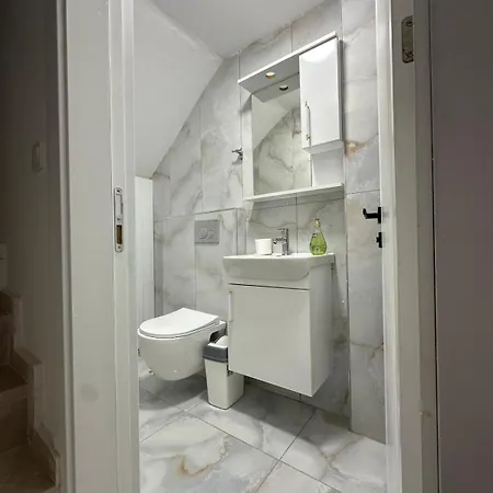 Villa Assos Suits 1 *